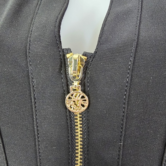 Anne Klein black sleeveless top zip front with chest pockets size small - Picture 4 of 8